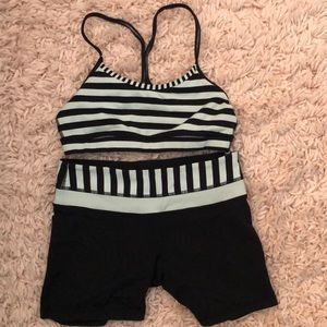 Lululemon sports bra and short set.